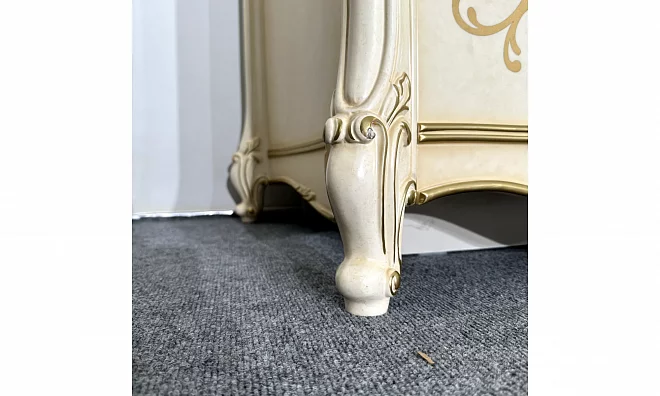 Шкаф Анна Потапова Ekaterina I FFF888