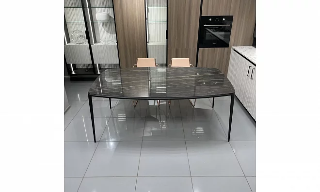 Стол обеденный Midj Lea T1940190