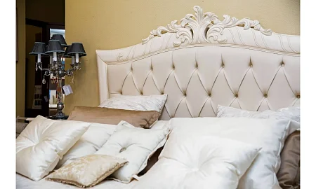 Комплект мебели в спальню Giogio Casa Memorie Veneziane (кровать, шкаф, тумбы, пуф, столик)