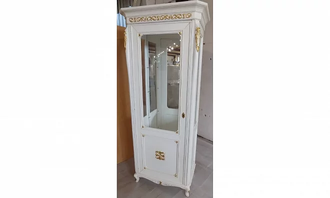 Vaccari Cav.Giovanni Гостиная: Витрина -2Шт, Тумба Тв, Ж. Столик Bianco Antico/Oro BV5083+5081+5090