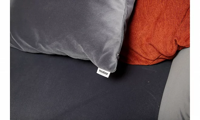 Диван NICOLINE SALOTTI Tortona T001 3000