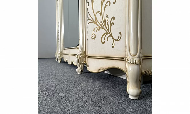 Шкаф Анна Потапова Ekaterina I FFF888